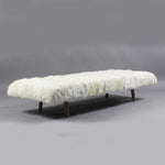 ギャラリービューアに画像を読み込みます。 Daybed in white color with wooden legs - Deszine Talks