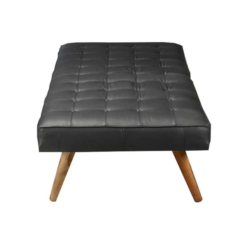Daybed in black leather with wooden legs - Deszine Talks