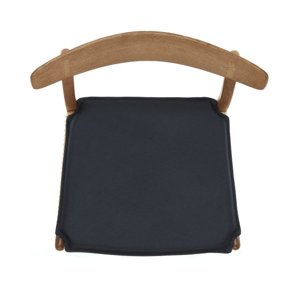 Pillow kit for Hans J. Wegner's CH23 chair. Black leather (6) - Deszine Talks