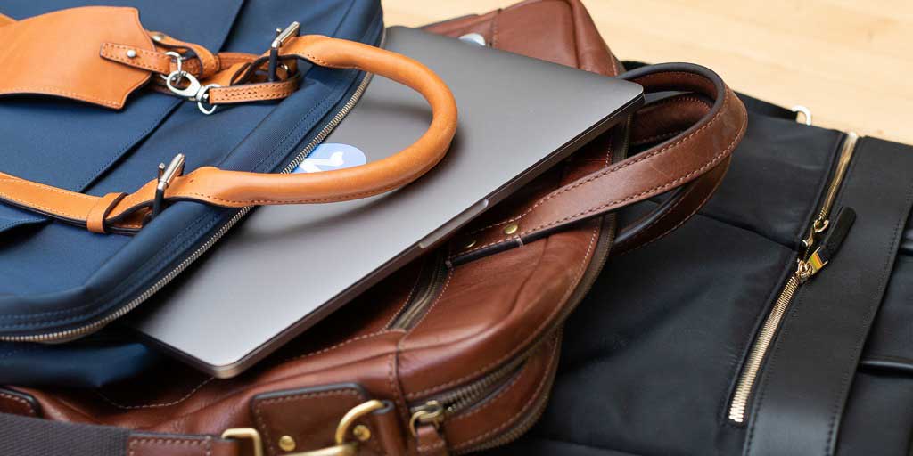 Reasons why briefcase bags are in trend among Professionals! - Deszine Talks