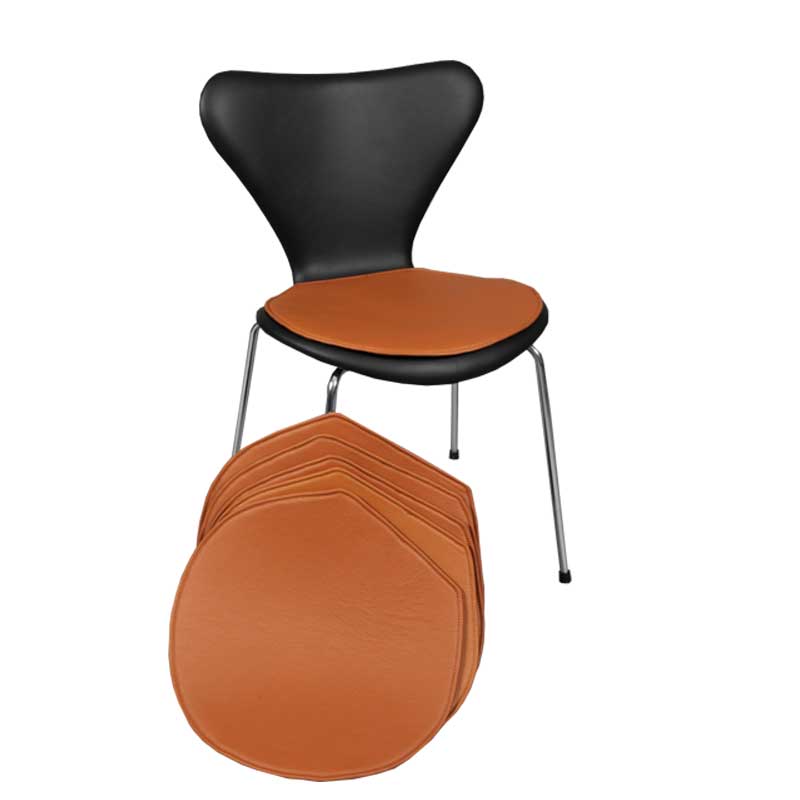 Leather Six cushions for Arne Jacobsen's Astole model 3107/3207 (7éren) - Deszine Talks