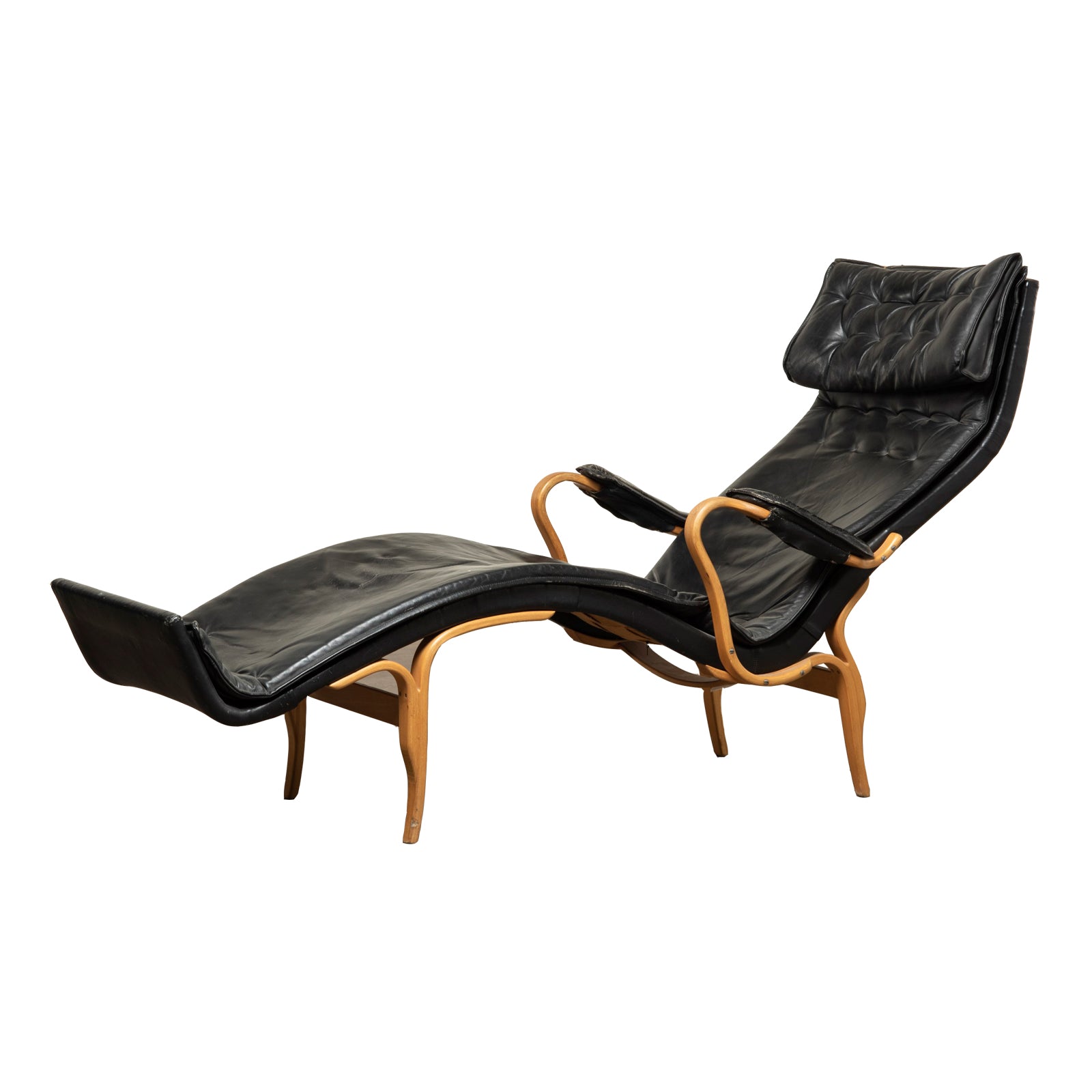 Leather Cushion for Model 1709-1988 chair  by Bruno Mathhsons - Deszine Talks