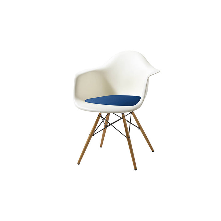 leather cushion for the Charles Eames models DAW, DAR, DAX, DAL and RAR chairs - Deszine Talks