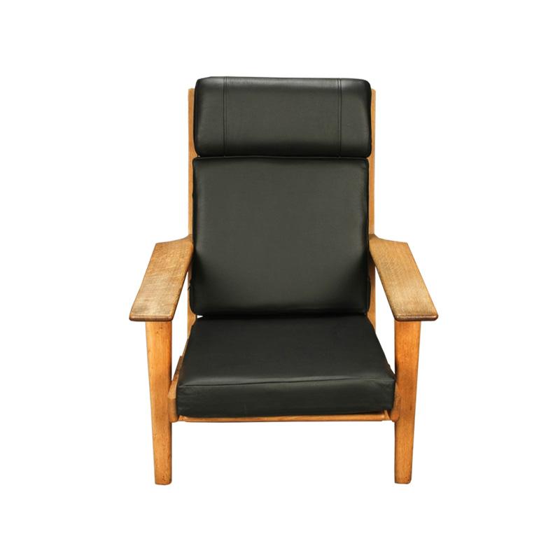 Leather Cushion for Hans j Wagner's GE290 Chair - Deszine Talks