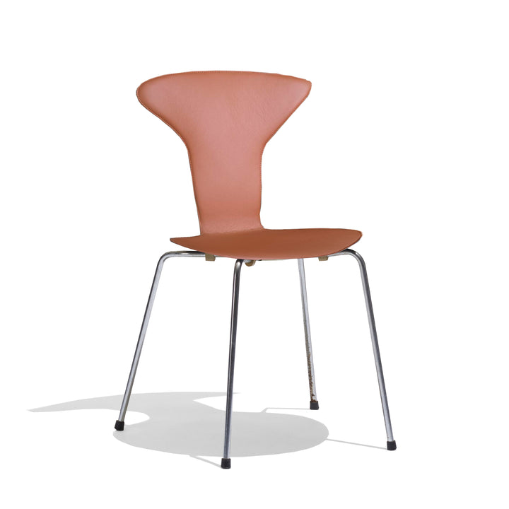 Leather covers for Arne Jacobsen's 3105 mosquito chairs 1955 (6) - Deszine Talks