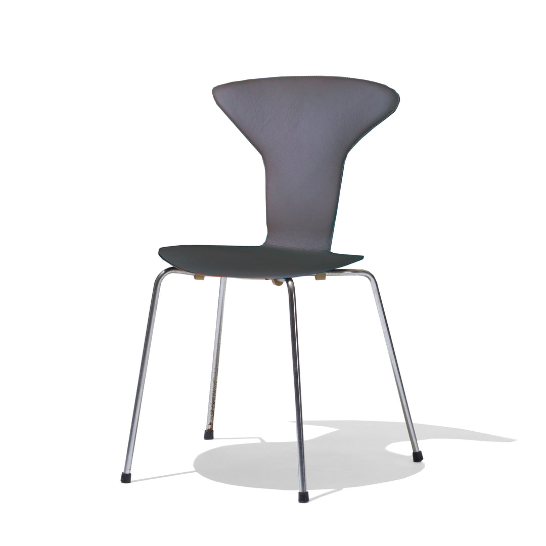 Leather covers for Arne Jacobsen's 3105 mosquito chairs 1955 (6) - Deszine Talks