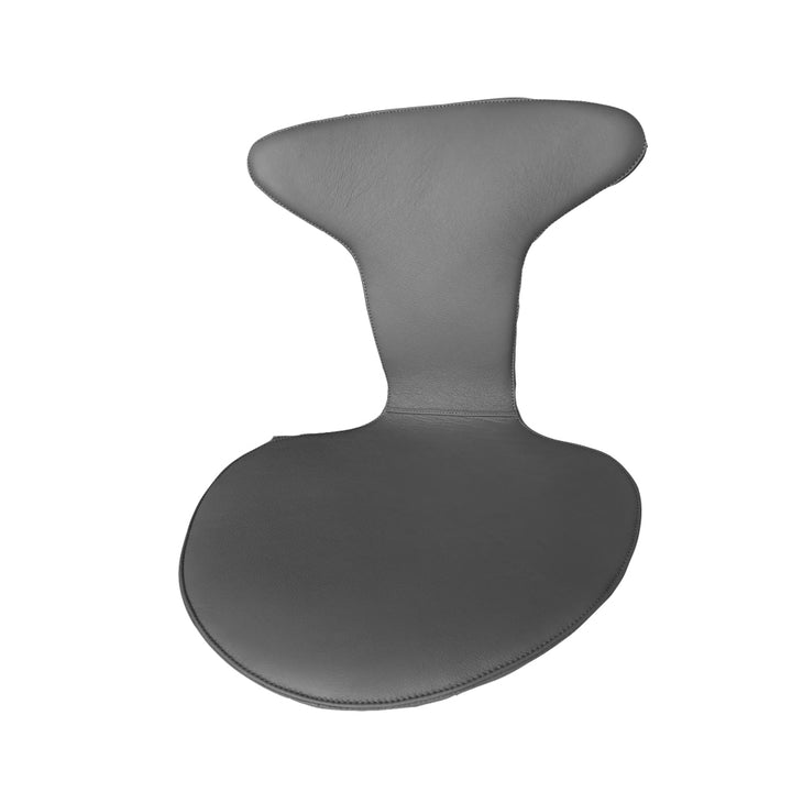 Leather covers for Arne Jacobsen's 3105 mosquito chairs 1955 (6) - Deszine Talks